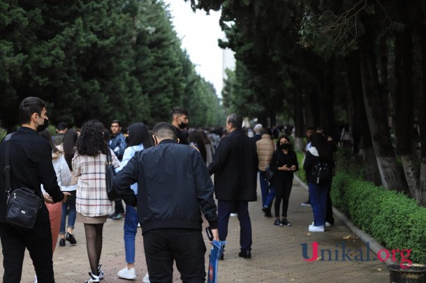 Tələbələr 1 il 6 aydan sonra universitetdə - FOTOLAR